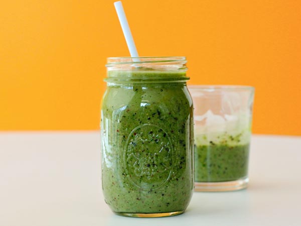 3-Minute Banana-Berry Green Smoothie