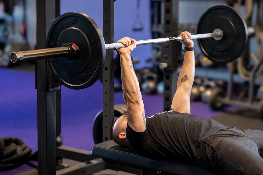 How to master the overhead press for big arms and quick shoulder