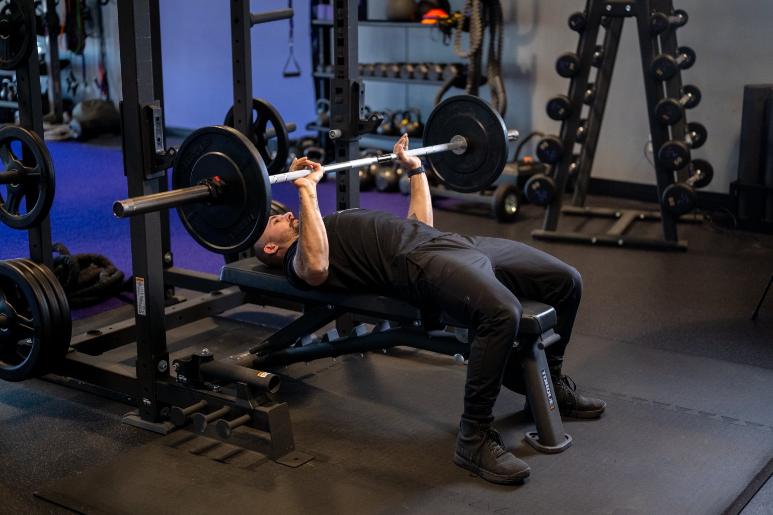 Mastering Bench Press Form: 6 Tips to Blast Fat and Build Muscle ...